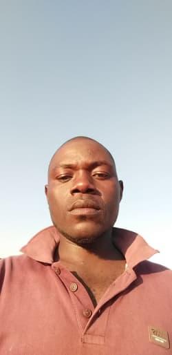 Simon Munyeki profile